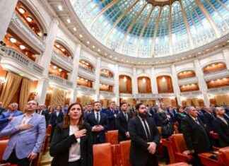 Romanian Pro-EU Parties Form Coalition Government Pact for Stability and Progress romanian-pro-eu-parties-form-coalition-government-pact-for-stability-and-progress
