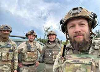 Elite Ukrainian Unit Overwhelmed with 900 Monthly Volunteers as Army Forces Drafted elite-ukrainian-unit-overwhelmed-with-900-monthly-volunteers-as-army-forces-drafted