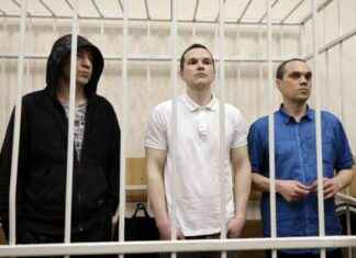 Russian Court Sentences Navalny Lawyers to Prison Terms russian-court-sentences-navalny-lawyers-to-prison-terms