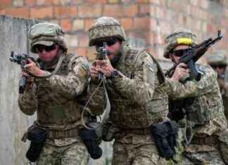 New Ukraine Military Contracts for Volunteers Under Draft Age new-ukraine-military-contracts-for-volunteers-under-draft-age