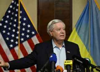 Sen. Lindsey Graham Urges Zelensky Resignation Amid Trump-Ukraine Controversy sen-lindsey-graham-urges-zelensky-resignation-amid-trump-ukraine-controversy