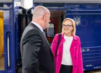 New Title: Julie Davis Takes Charge at US Embassy in Kyiv new-title-julie-davis-takes-charge-at-us-embassy-in-kyiv